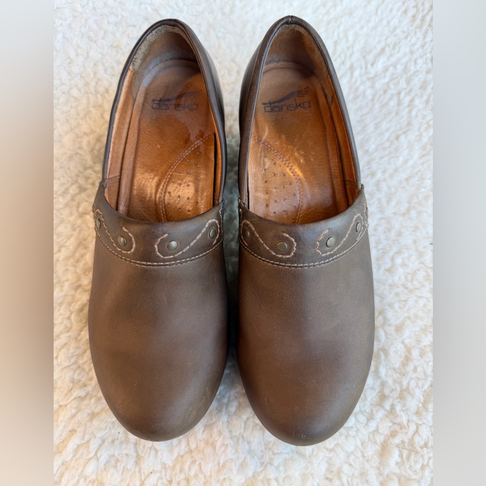 Dansko Rikki Brown Leather Clog Heels Size 40 EU Comfort Staple Women’s